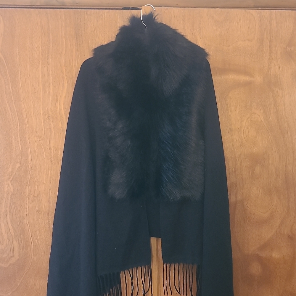 Abbeline Black Acrylic Shawl
